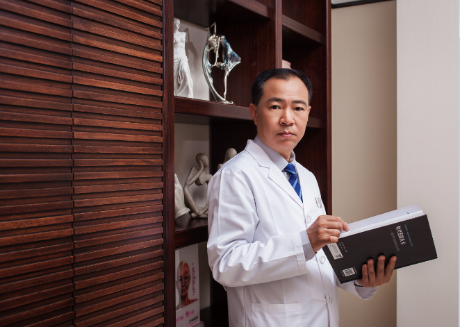 青岛伊美尔杨文国: 名医的境界 好比 静水流深