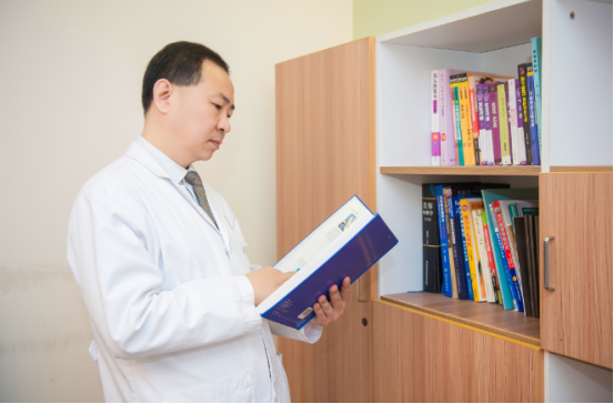 青岛伊美尔杨文国:20余年数万名求美者的共识