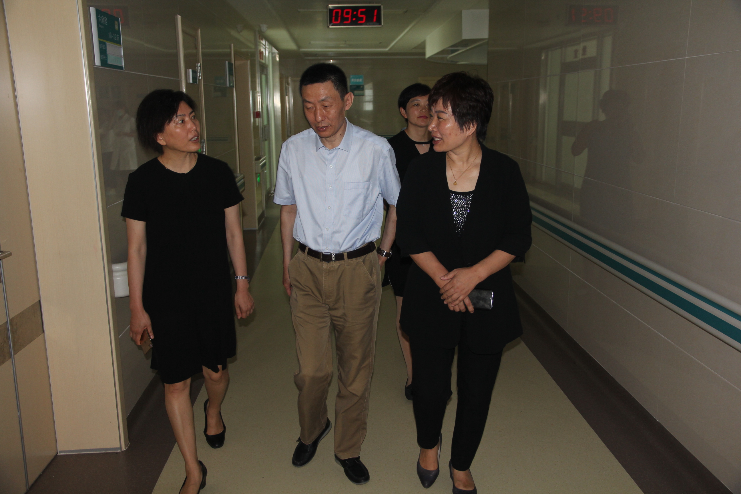 青岛市中心医疗集团与菏泽市第二人民医院签订