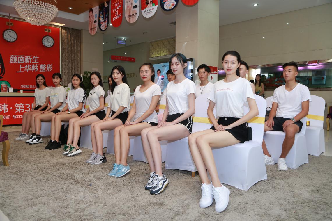 新丝路模特大赛青岛赛区华丽谢幕赛前选手至青岛华韩受训