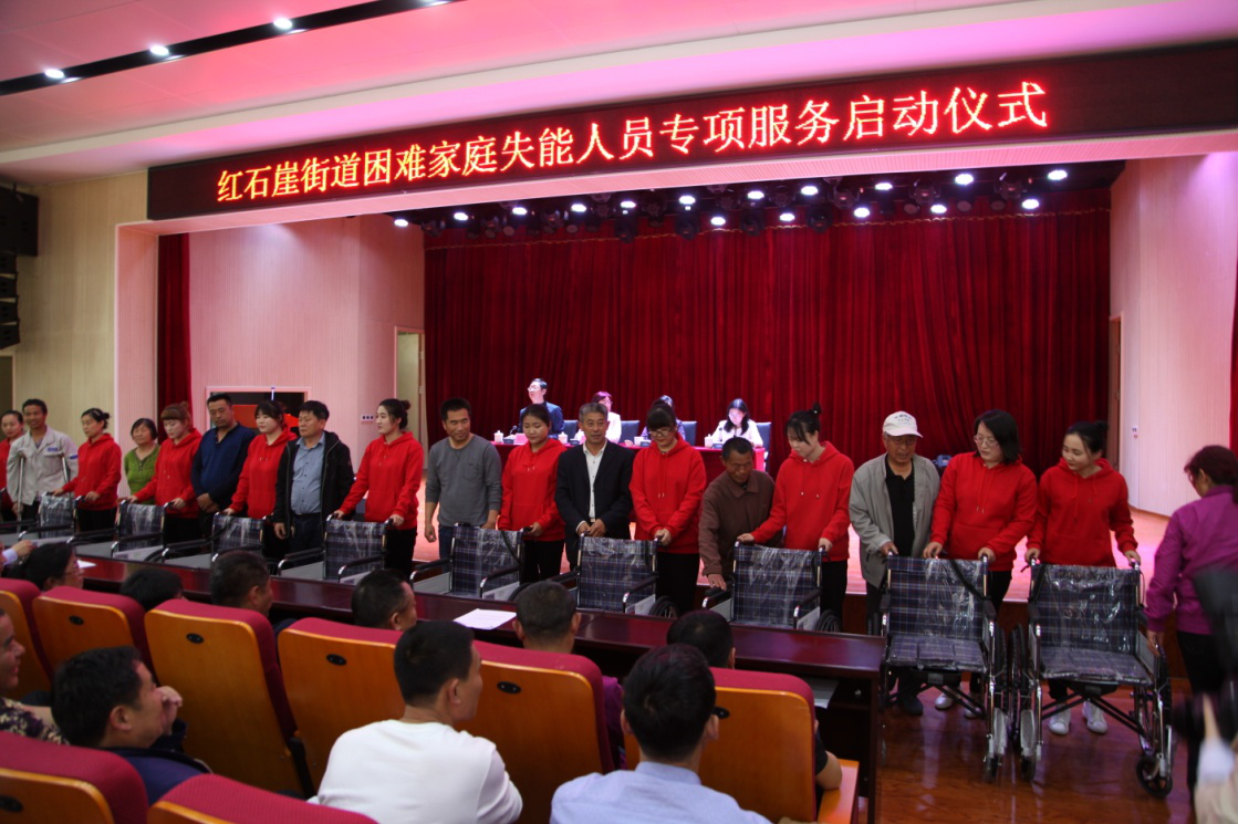 健康新闻 正文 青岛西海岸新区红石崖街道红衣医护服务队是红石崖街道