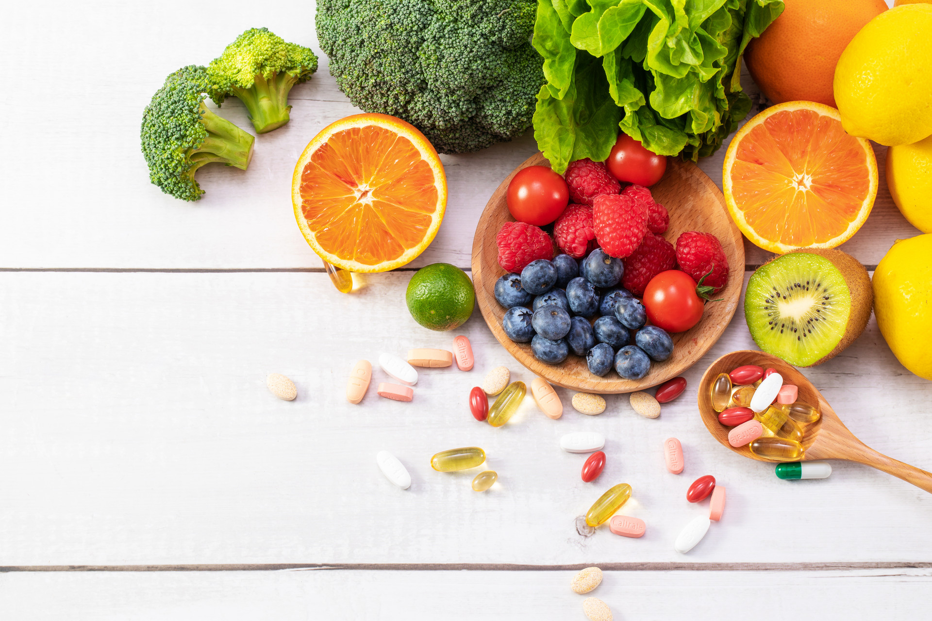 2020年新时代健康科普作品征集大赛优秀作品《合理膳食海报》之五——新鲜水果天天吃_维生素