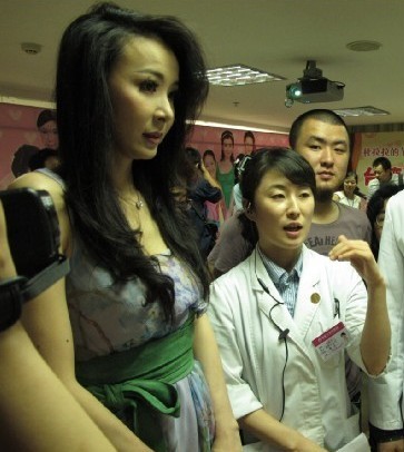 影视巨星萧蔷大赞华韩韩国整形很神奇