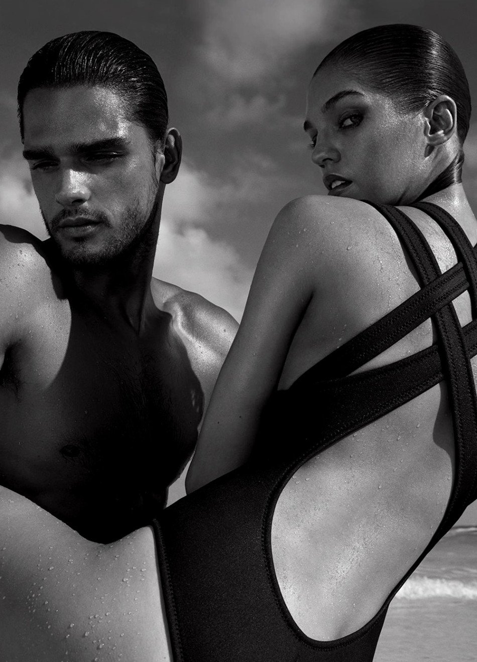 <em>男模女模性感</em>演绎比基尼激情大片 - 青岛新闻网