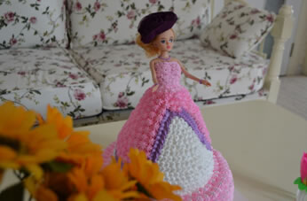 古筝老师生宝宝 芭比娃娃来道喜