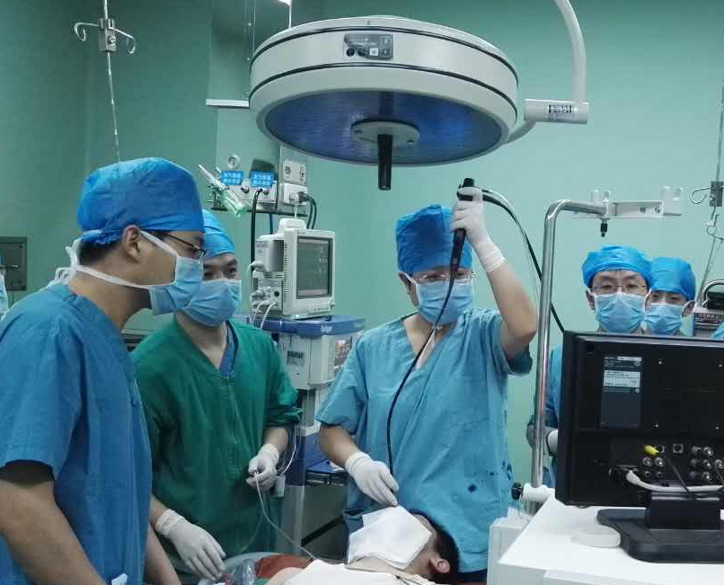 青岛市立医院气管镜钓虾 紧急救助脑瘫病人