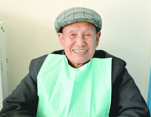 政府掏钱装假牙 4万多低保老人免费口腔筛查