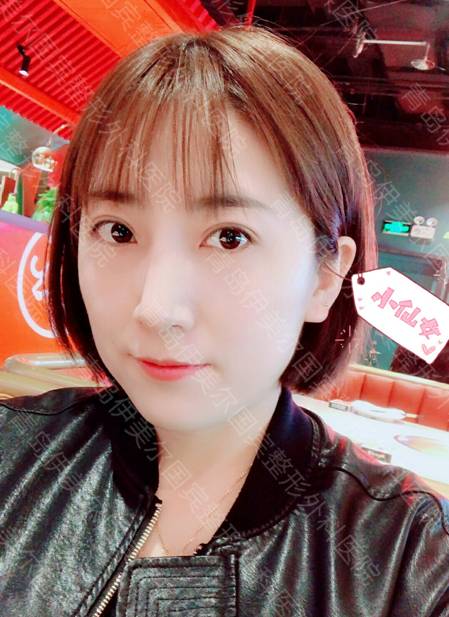 怎么自拍才能显得好看 71febdb8-2674-40eb-a24e-42a8f2aa65f9.jpg
